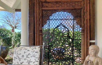 Stilvoller Sichtschutz im Freien durch orientalische Paravents: als Trennwand, Raumteiler oder für mobile Stellwände